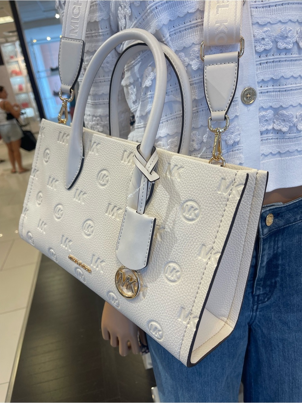 Michael Kors Mirella Md Logo Debossed Satchel Shoulder Tote Handbag
Lt Cream
NWT - Picture 13 of 16